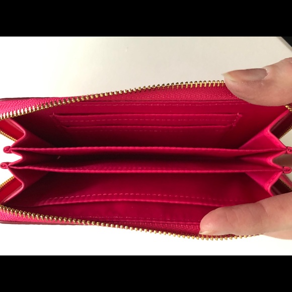 Coach pink leather wallet- excellent condition! - Picture 3 of 3